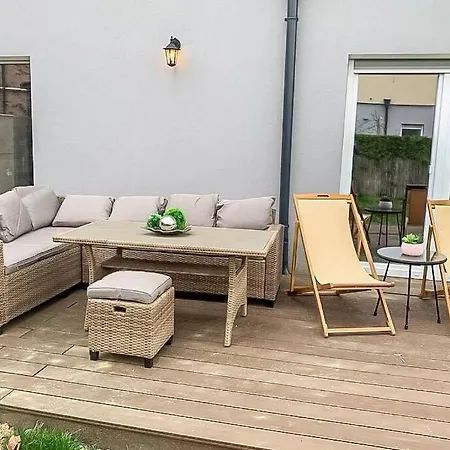 Gaestetraum Mit Wunderschoenem Ausblick Und Garten Muhldorf Bei Feldbach