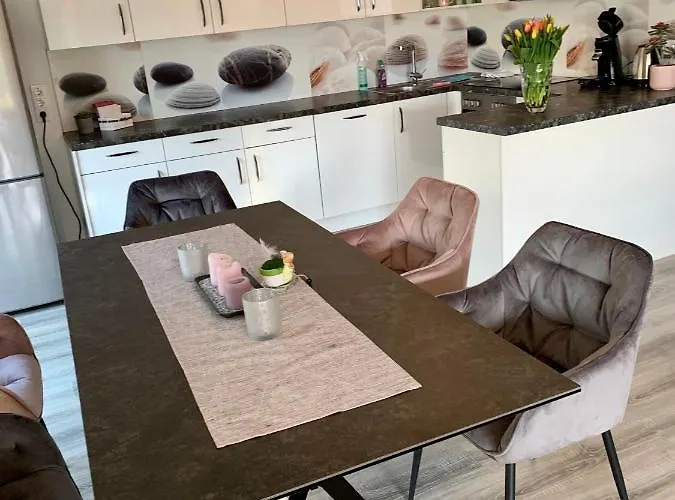 شقة Gaestetraum Mit Wunderschoenem Ausblick Und Garten Muhldorf Bei Feldbach