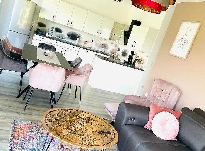 Gaestetraum Mit Wunderschoenem Ausblick Und Garten *