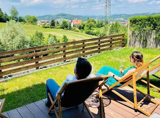 Gaestetraum Mit Wunderschoenem Ausblick Und Garten Muhldorf Bei Feldbach